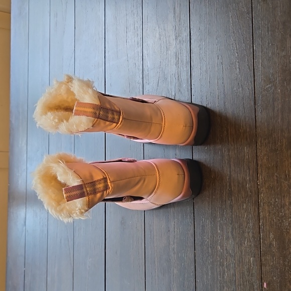Lands End little girl snow boots size 8 - Picture 4 of 5